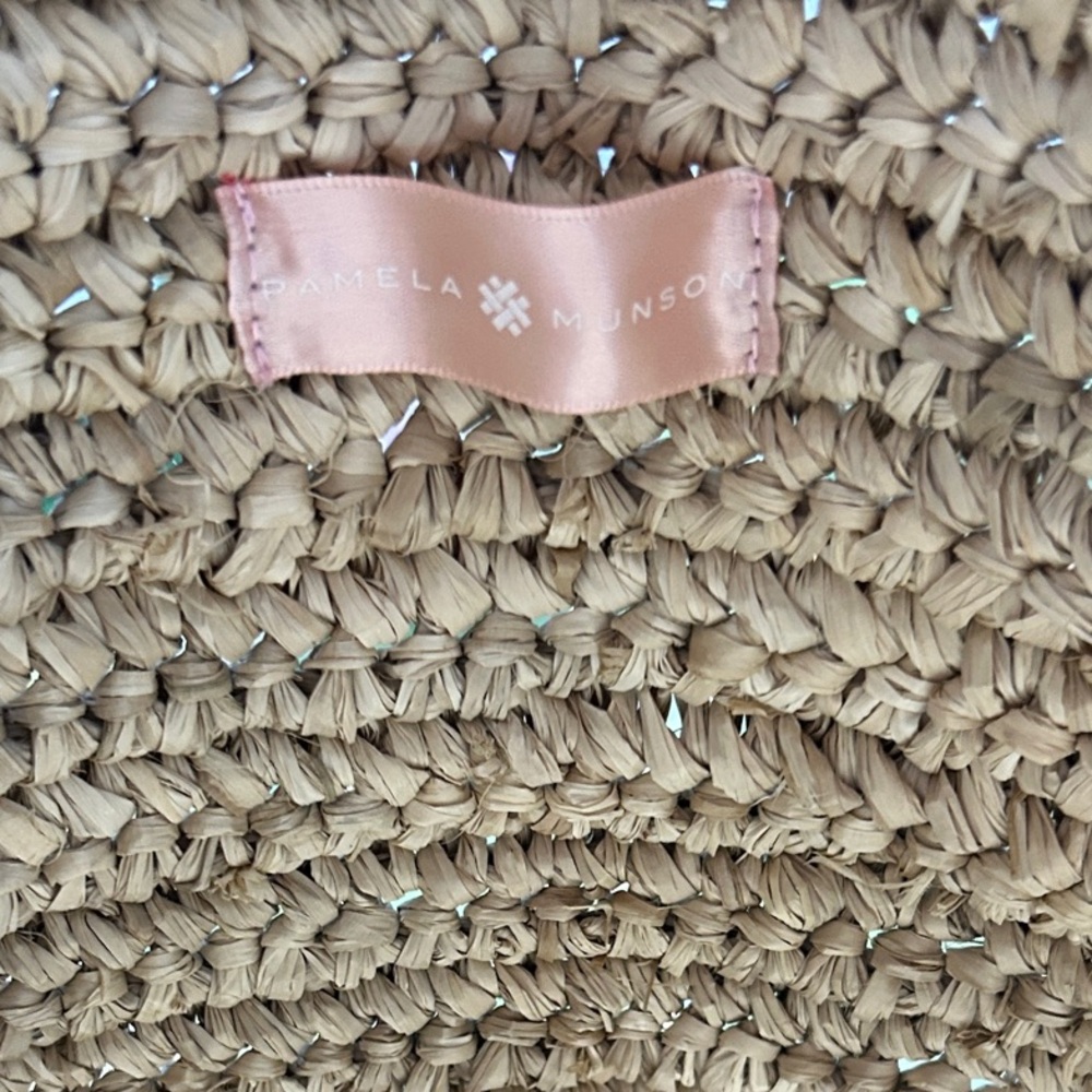 NWT Pamela Munson The Avis Bay Oversized Tote-Natural Wovan Raffia-Buckle Detail - Picture 8 of 16
